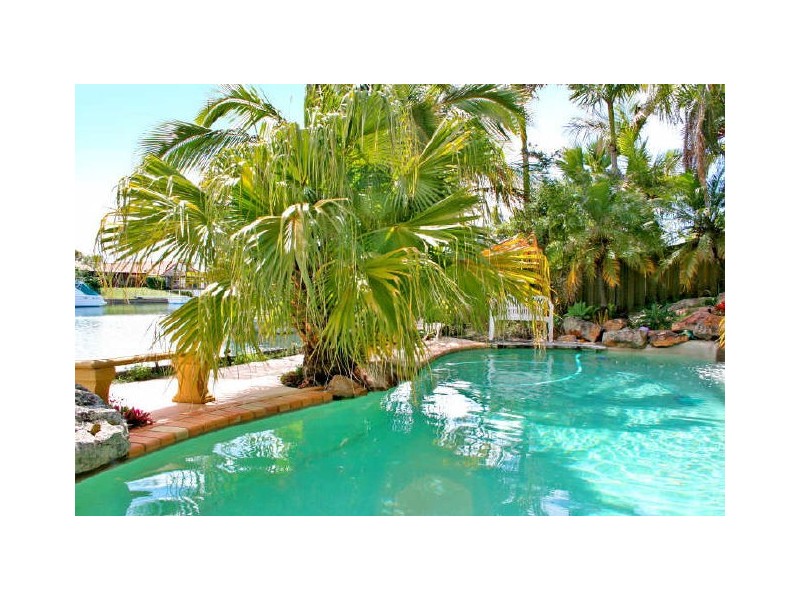 10 Bowsprit Parade, Raby Bay QLD 4163