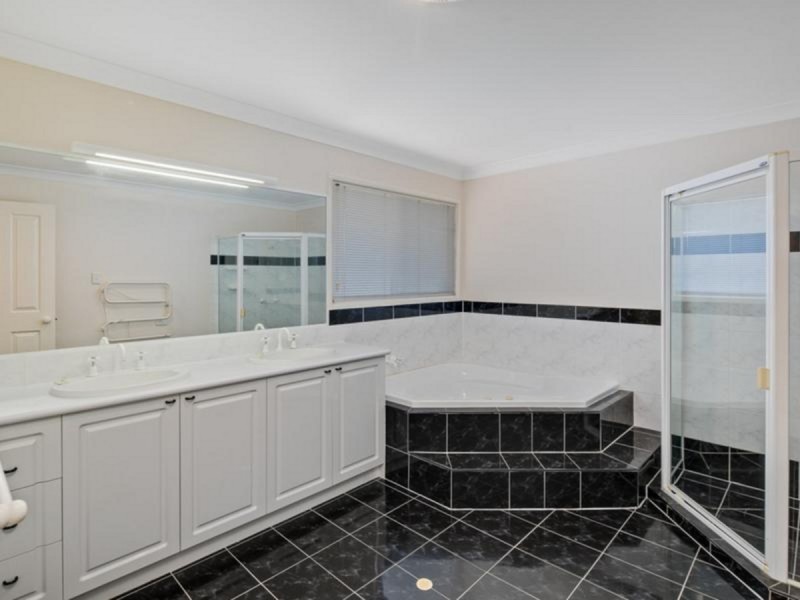 15 South Street, Cleveland QLD 4163