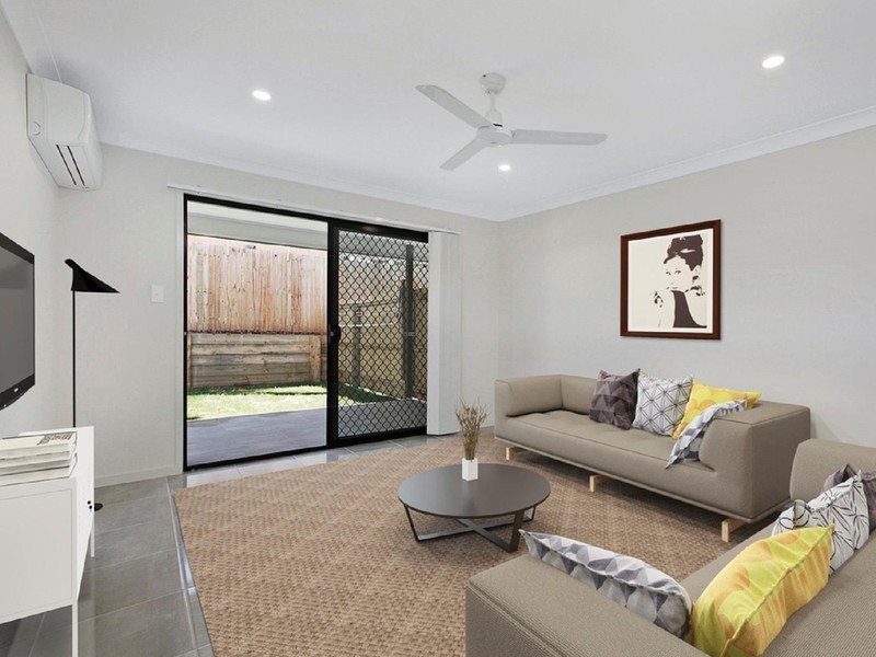 2/253a Whites Road, Lota QLD 4179