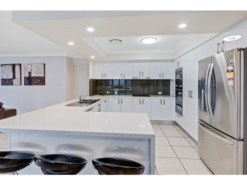 10 Caswell Crescent, Redland Bay QLD 4165