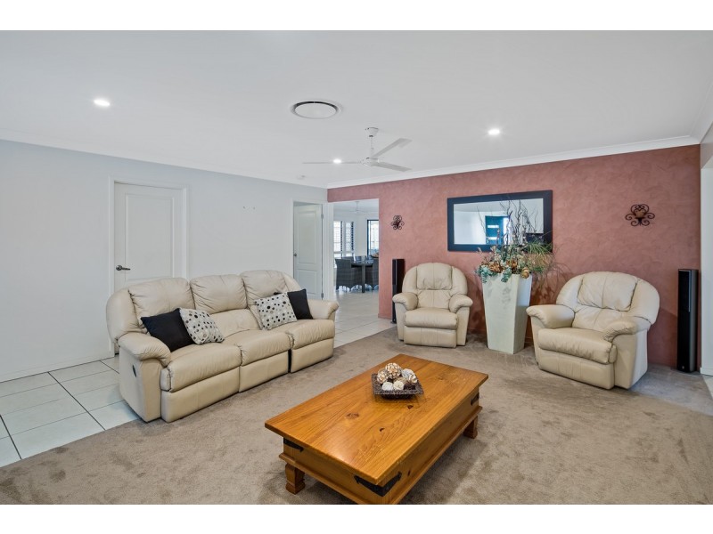 10 Caswell Crescent, Redland Bay QLD 4165