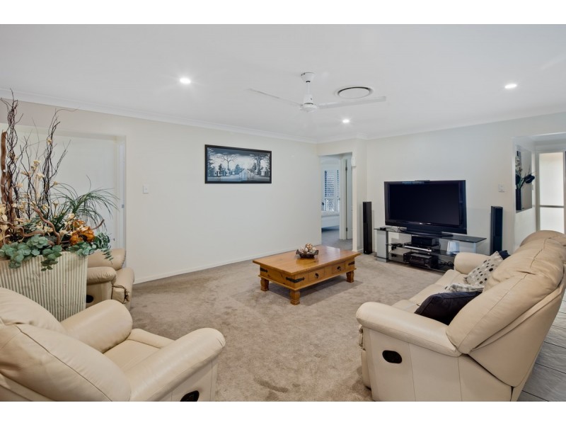 10 Caswell Crescent, Redland Bay QLD 4165