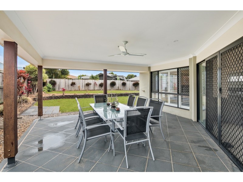 10 Caswell Crescent, Redland Bay QLD 4165
