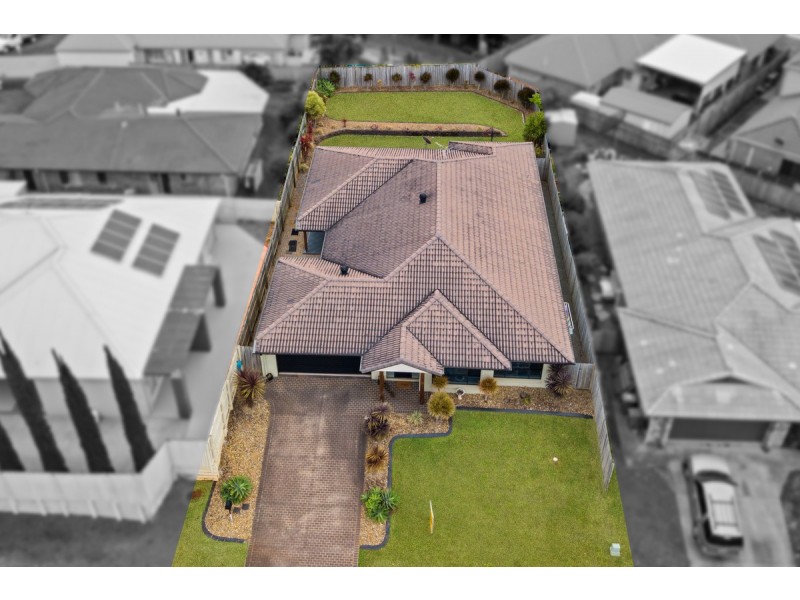 10 Caswell Crescent, Redland Bay QLD 4165