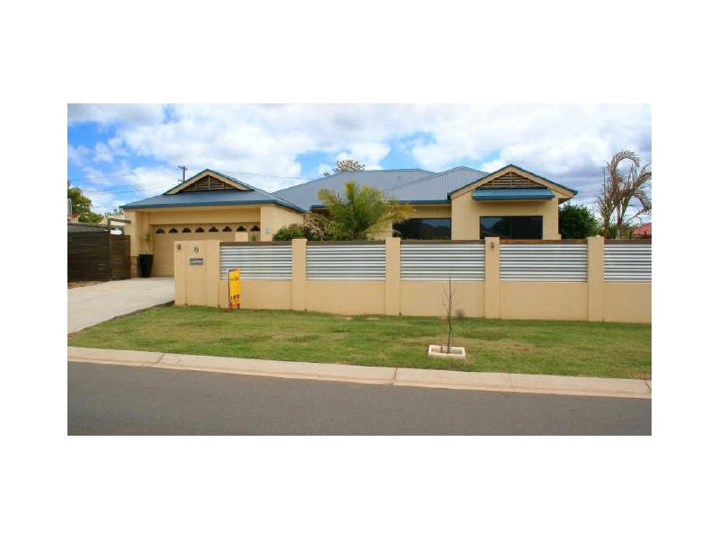 6 Kimbolton Drive, Redland Bay QLD 4165