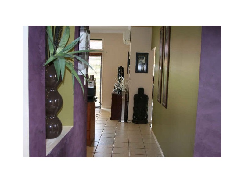 6 Kimbolton Drive, Redland Bay QLD 4165