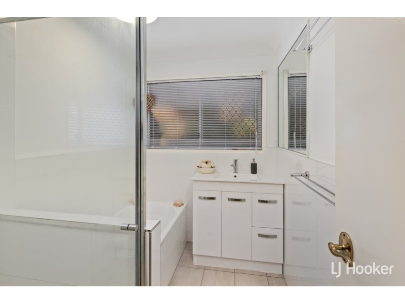 64 Sunnybay Drive, Birkdale QLD 4159