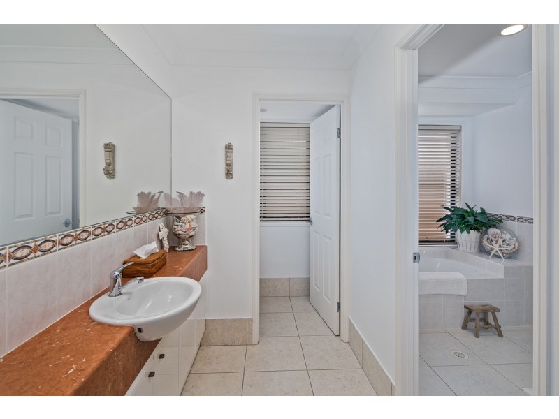 14 Water Gum Place, Thornlands QLD 4164