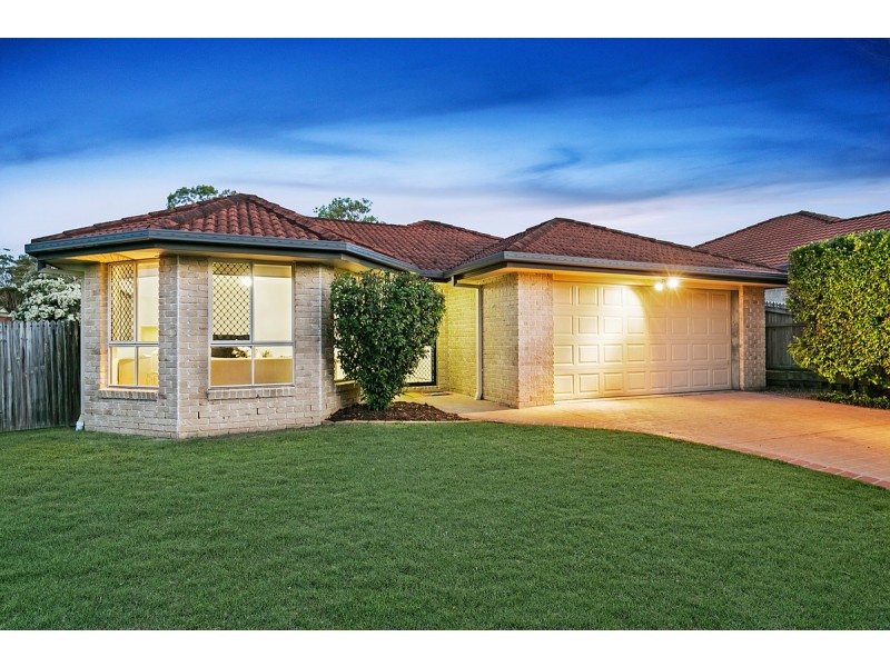 8 Sailfish Avenue, Birkdale QLD 4159
