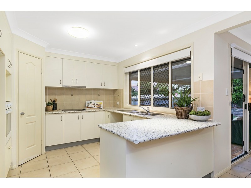 8 Sailfish Avenue, Birkdale QLD 4159