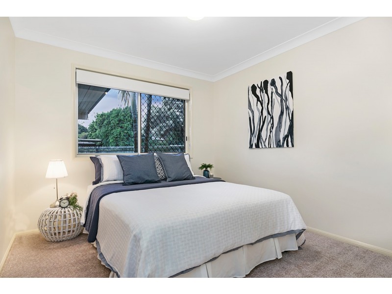 8 Sailfish Avenue, Birkdale QLD 4159