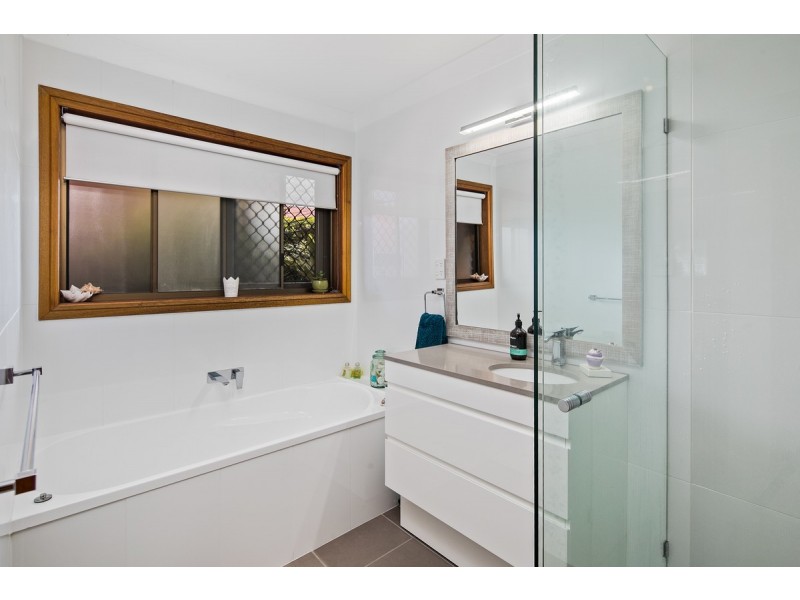 6 Bayswater Drive, Victoria Point QLD 4165