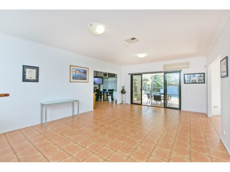 18 Moreton View Parade, Redland Bay QLD 4165