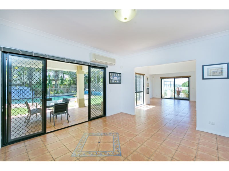 18 Moreton View Parade, Redland Bay QLD 4165
