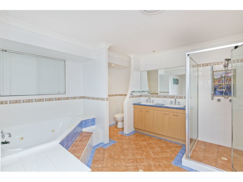 18 Moreton View Parade, Redland Bay QLD 4165