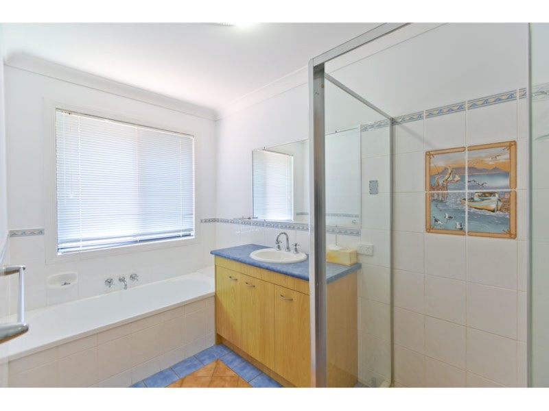 18 Moreton View Parade, Redland Bay QLD 4165