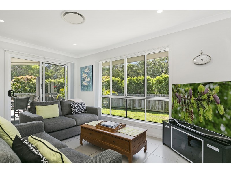 1/2 Shearwater Street, Cleveland QLD 4163