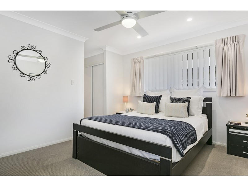 1/2 Shearwater Street, Cleveland QLD 4163