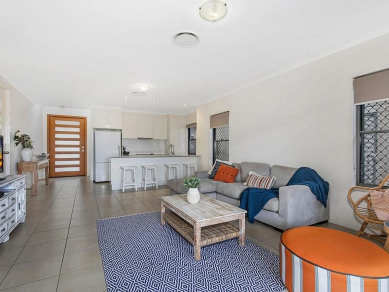 2/121 Broadwater Terrace, Redland Bay QLD 4165