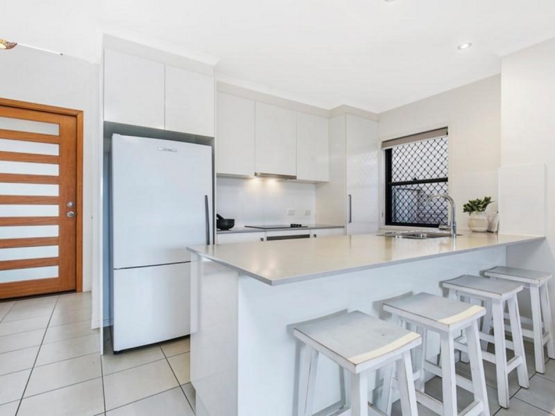 2/121 Broadwater Terrace, Redland Bay QLD 4165