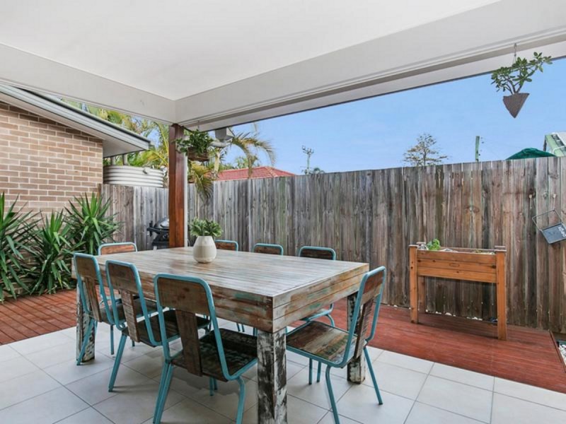 2/121 Broadwater Terrace, Redland Bay QLD 4165