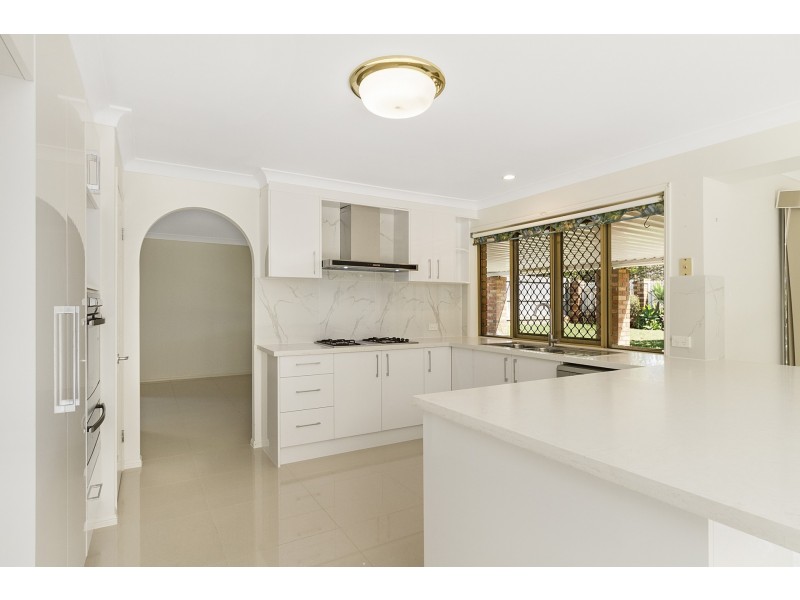 18 Hansen Court, Ormiston QLD 4160