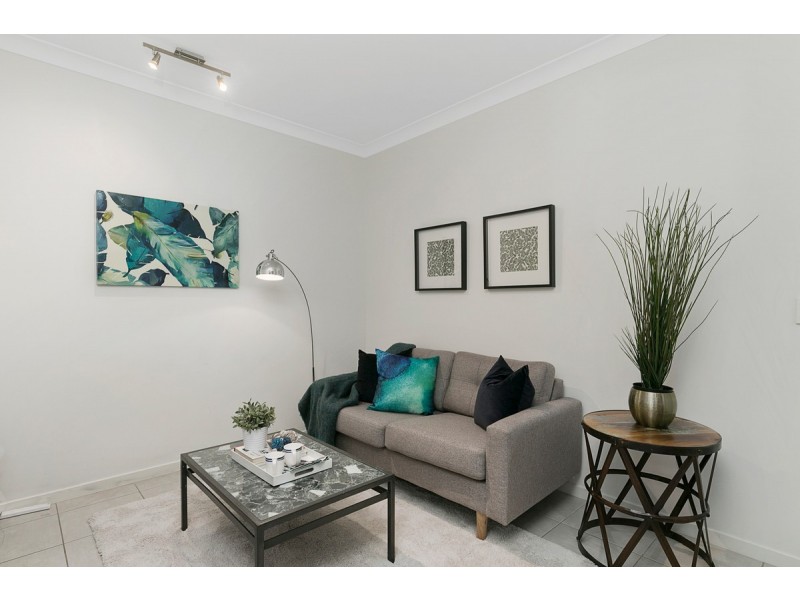 2 Estuary Avenue, Victoria Point QLD 4165