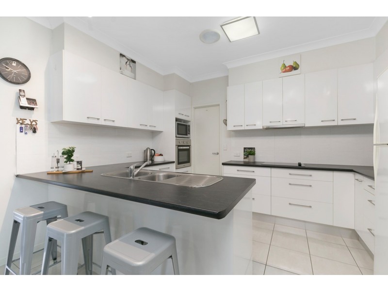 2 Estuary Avenue, Victoria Point QLD 4165