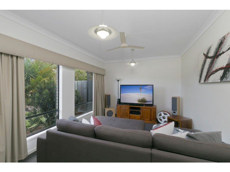 2 Estuary Avenue, Victoria Point QLD 4165