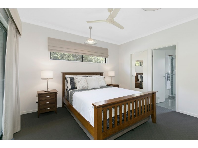 2 Estuary Avenue, Victoria Point QLD 4165