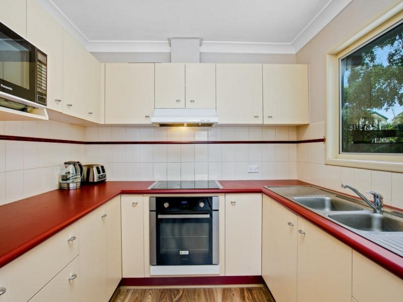 4 Emu Street, Birkdale QLD 4159