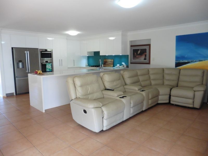 3 Veitch Close, Wellington Point QLD 4160