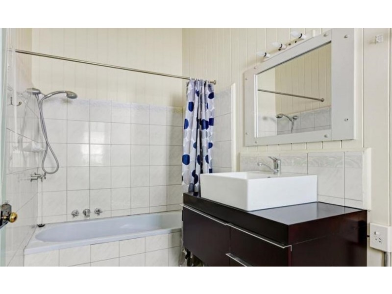 72 Pembroke Road, Coorparoo QLD 4151