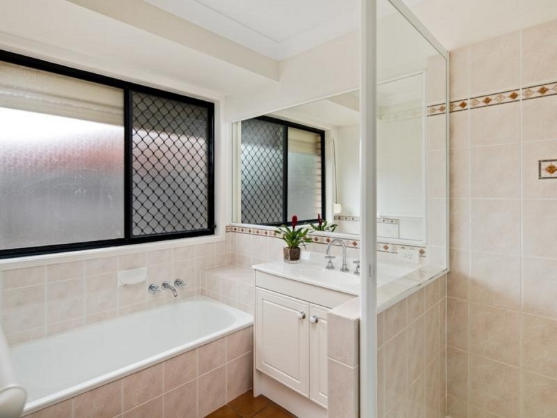 17 Orangegrove Court, Birkdale QLD 4159