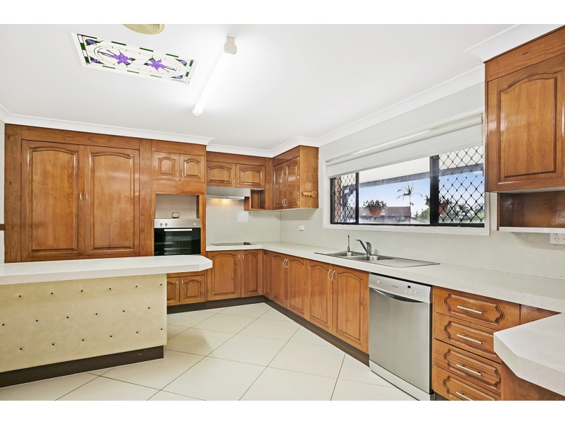 6 Peacock Court, Birkdale QLD 4159