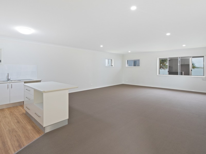 2/204 Shore Street North, Cleveland QLD 4163