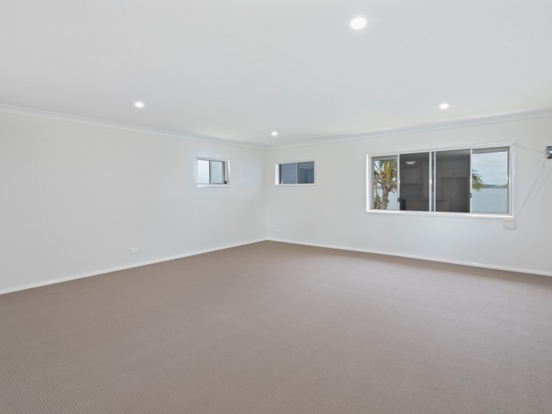 2/204 Shore Street North, Cleveland QLD 4163