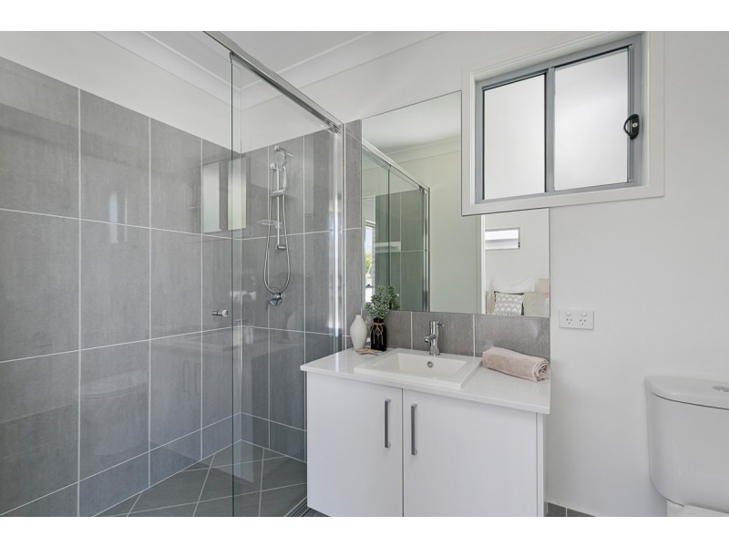 2/5 Yarrow Court, Cleveland QLD 4163