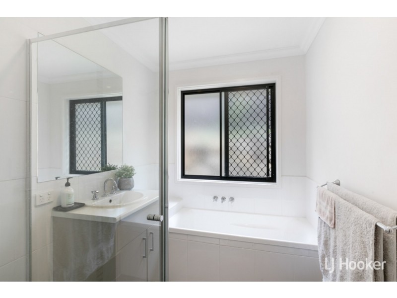 10 Clive Road, Birkdale QLD 4159