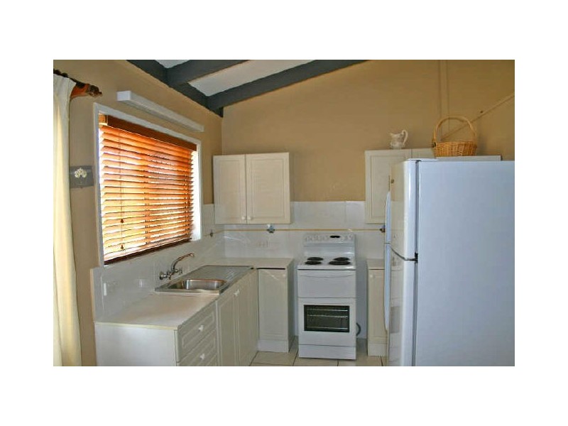 16 Thomas Street, Birkdale QLD 4159