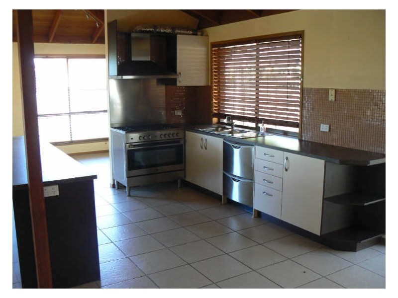 1 Laura Street, Cleveland QLD 4163