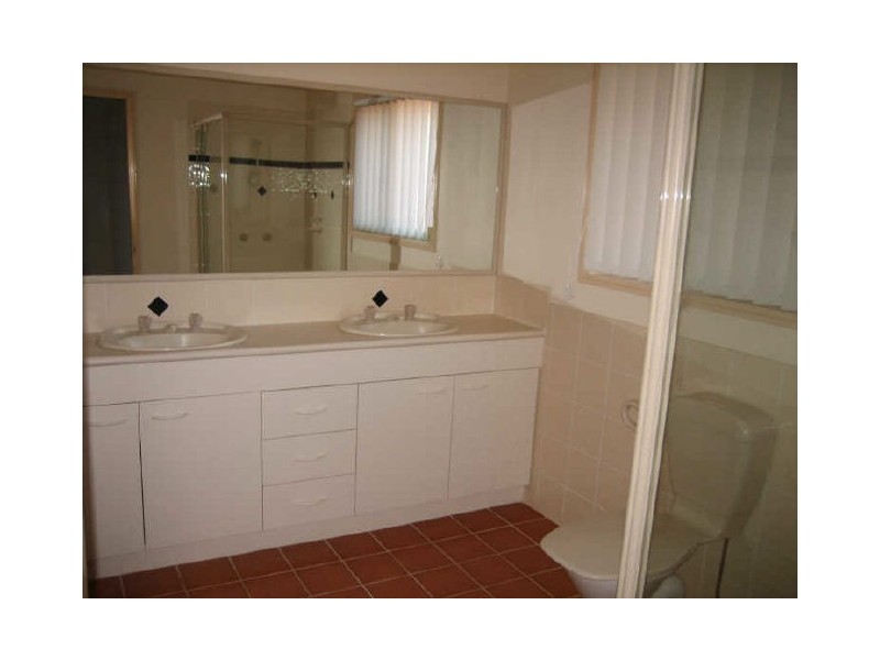 7 Lindeman Place, Redland Bay QLD 4165