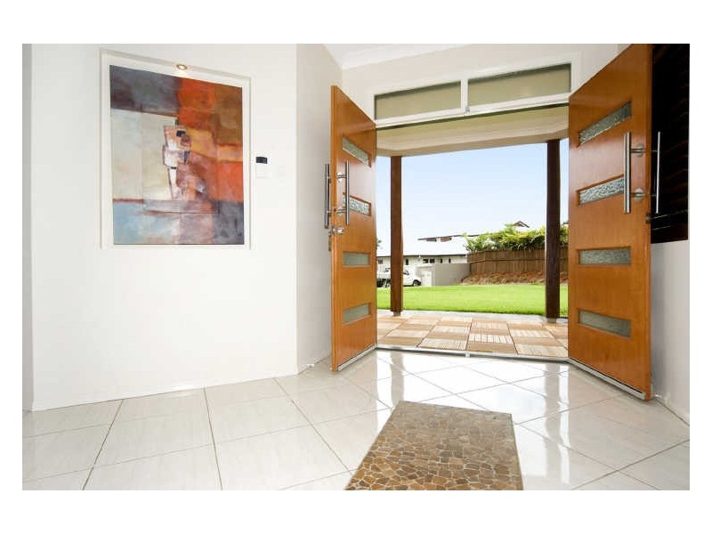 8 Yorston Place, Ormiston QLD 4160