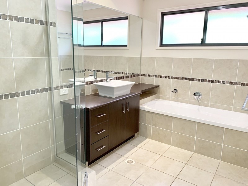 8 Yorston Place, Ormiston QLD 4160