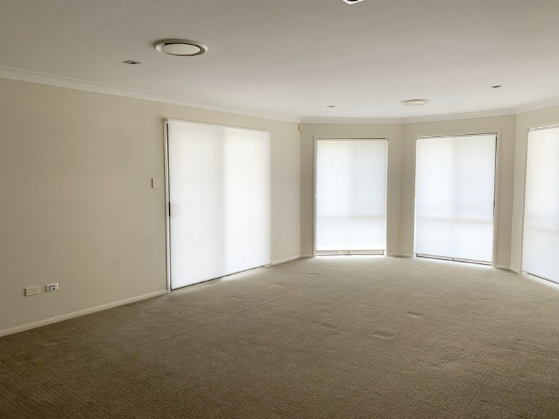 8 Yorston Place, Ormiston QLD 4160