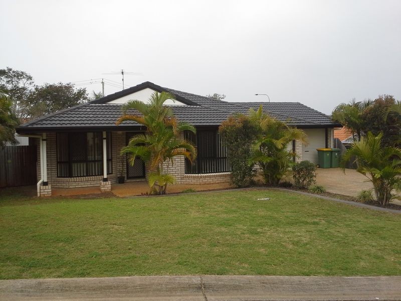 11 Lindeman Place, Redland Bay QLD 4165