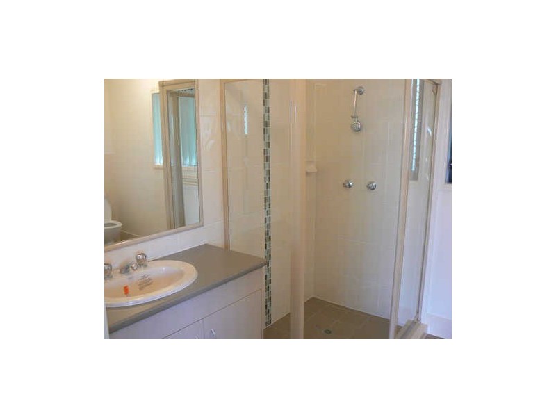 11 Lindeman Place, Redland Bay QLD 4165