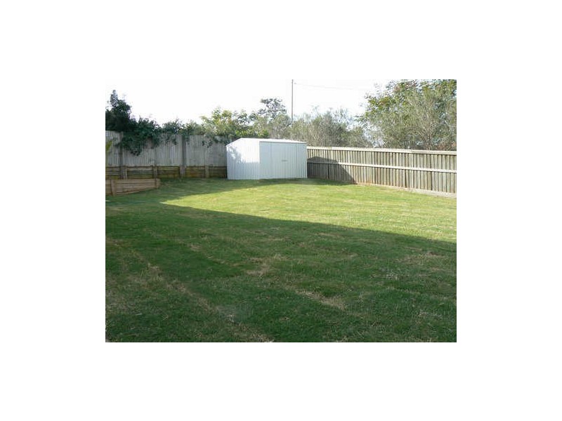 11 Lindeman Place, Redland Bay QLD 4165