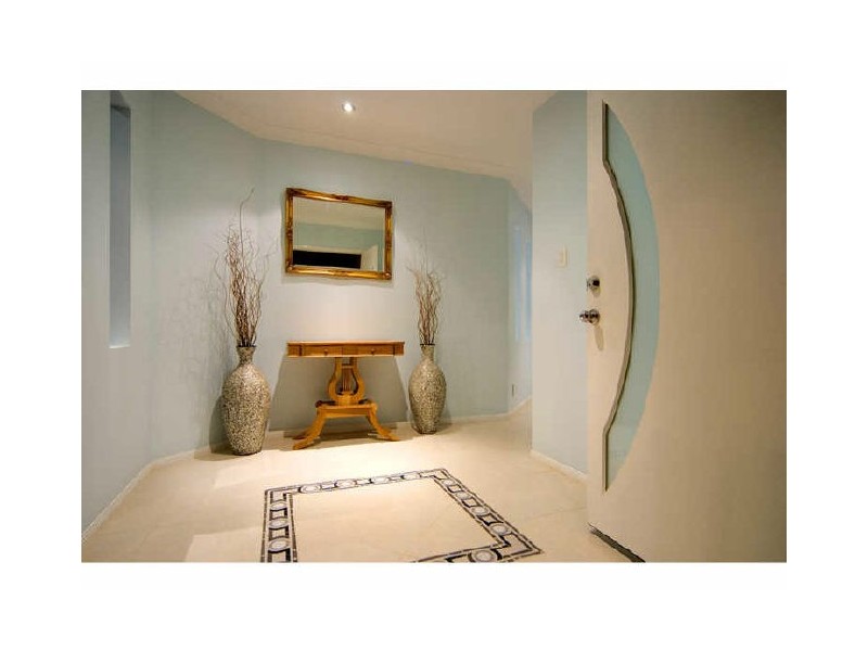 3 Sternlight Court, Raby Bay QLD 4163