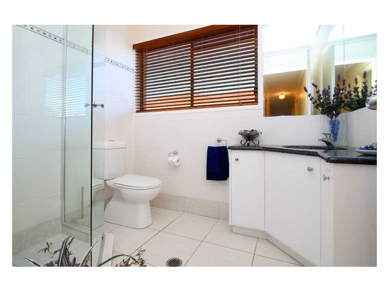5 Bollard Court, Raby Bay QLD 4163